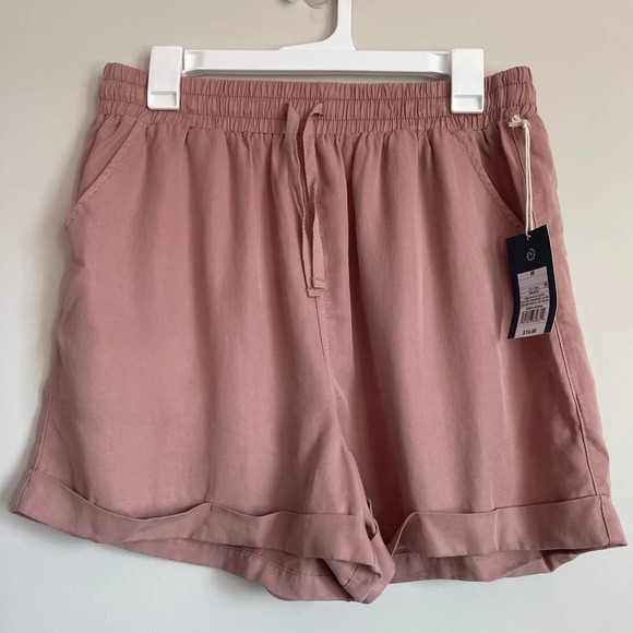 🛍️Universal Thread Boho Dusty Pink High Waisted Cuffed Shorts🛍️ - Picture 3 of 9